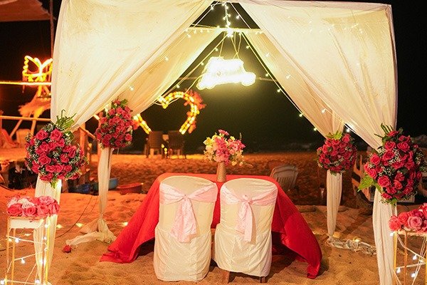 premium-beach-setups-and-decoration-goa