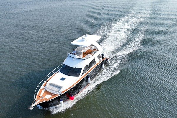 private-luxury-yacht-charter-goa